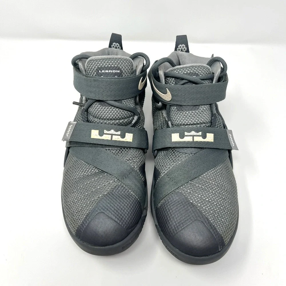 Nike‎ Kids Lebron James Soldier IX Basketball Shoes 776471-003 Youth 4 Gray